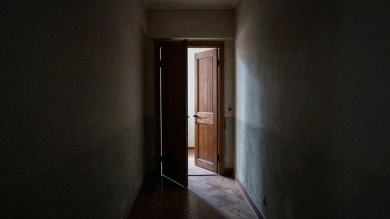 Jak relacja matki wpływa na związek partnerski syna?