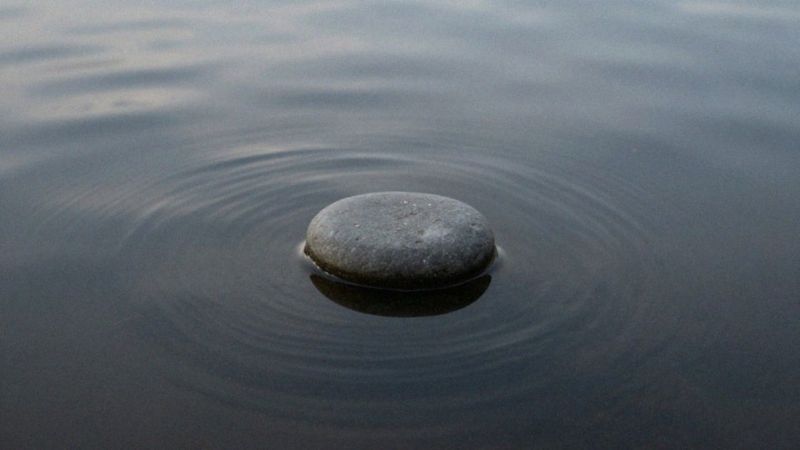 Jakie są psychologiczne przyczyny milczenia?