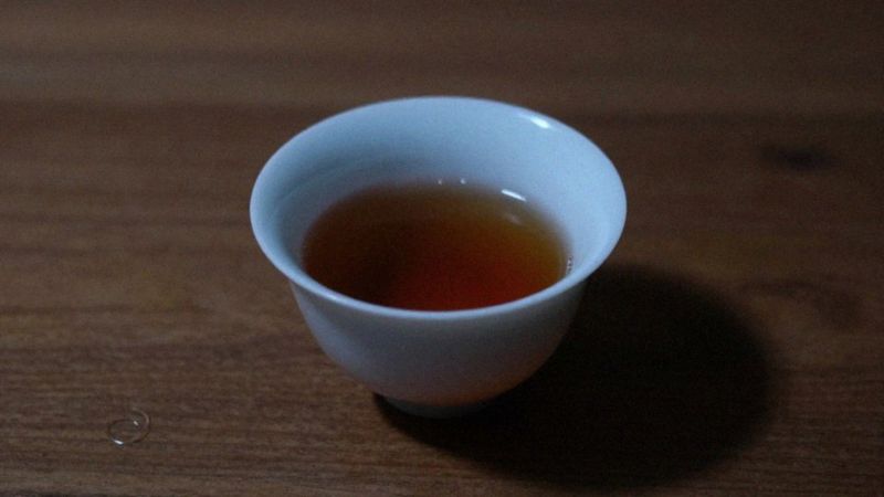 Jakie fizyczne dolegliwości powoduje nadmierne picie herbaty?