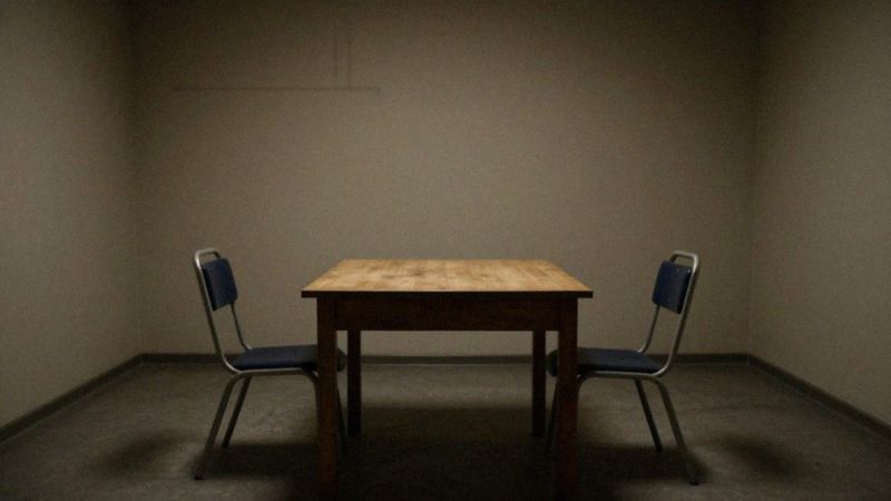 Jak rozpoznać wczesne sygnały przemiany w zachowania agresywne?