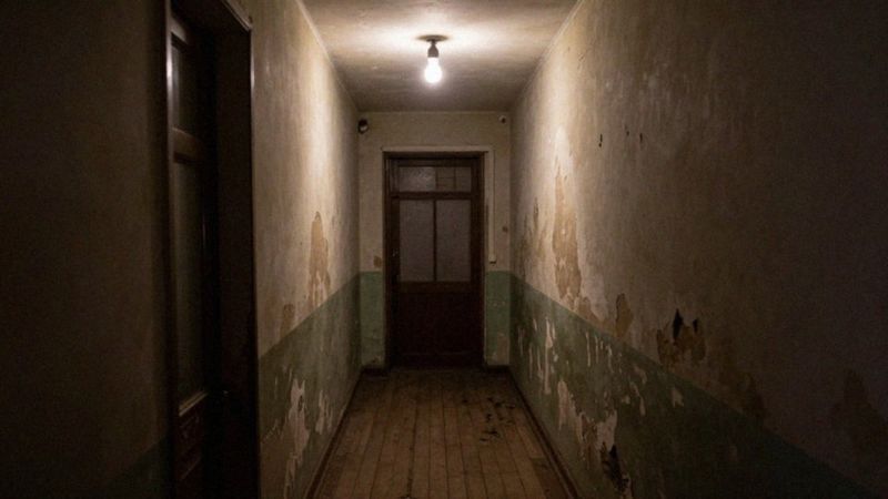 Dlaczego więź traumatyczna bywa mylona z miłością?