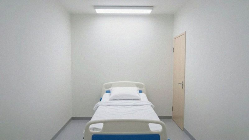 Czym różni się zastyganie od pobudzenia w katatonii?